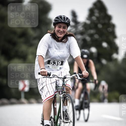 21.06.2026 - 29. Vierlanden-Triathlon H.Heesch http://msf.ph/oto/9858112 21.06.2026 10:30:16 Radfahren 300, 522, 527, 539, 546, 568, 570 meine-sportfotos.de