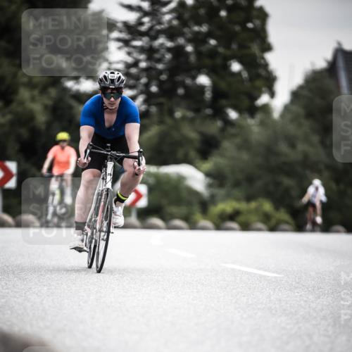 21.06.2026 - 29. Vierlanden-Triathlon H.Heesch http://msf.ph/oto/9858192 21.06.2026 10:30:27 Radfahren 355, 365, 527, 556 meine-sportfotos.de