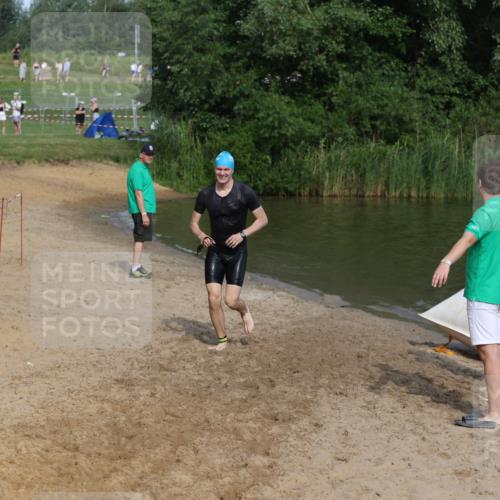 21.06.2026 - 29. Vierlanden-Triathlon Andreas Tolksdorf http://msf.ph/oto/9858208 21.06.2026 09:02:37 Schwimmen 128 meine-sportfotos.de