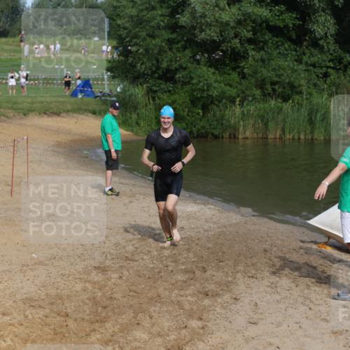 21.06.2026 - 29. Vierlanden-Triathlon Andreas Tolksdorf http://msf.ph/oto/9858215 21.06.2026 09:02:37 Schwimmen 128 meine-sportfotos.de