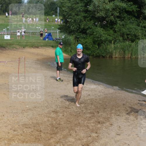 21.06.2026 - 29. Vierlanden-Triathlon Andreas Tolksdorf http://msf.ph/oto/9858231 21.06.2026 09:02:37 Schwimmen 128 meine-sportfotos.de