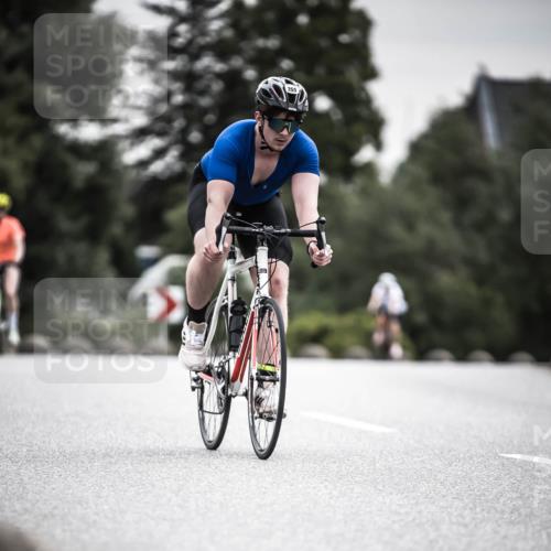 21.06.2026 - 29. Vierlanden-Triathlon H.Heesch http://msf.ph/oto/9858236 21.06.2026 10:30:28 Radfahren 307, 355, 365, 556 meine-sportfotos.de
