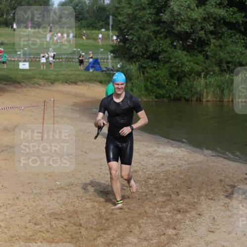 21.06.2026 - 29. Vierlanden-Triathlon Andreas Tolksdorf http://msf.ph/oto/9858261 21.06.2026 09:02:38 Schwimmen 128 meine-sportfotos.de