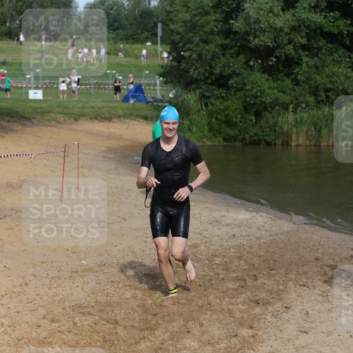 21.06.2026 - 29. Vierlanden-Triathlon Andreas Tolksdorf http://msf.ph/oto/9858268 21.06.2026 09:02:38 Schwimmen 128 meine-sportfotos.de