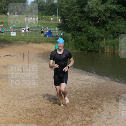 21.06.2026 - 29. Vierlanden-Triathlon Andreas Tolksdorf http://msf.ph/oto/9858275 21.06.2026 09:02:38 Schwimmen 128 meine-sportfotos.de