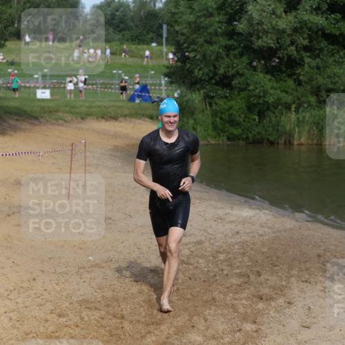 21.06.2026 - 29. Vierlanden-Triathlon Andreas Tolksdorf http://msf.ph/oto/9858294 21.06.2026 09:02:38 Schwimmen 128 meine-sportfotos.de