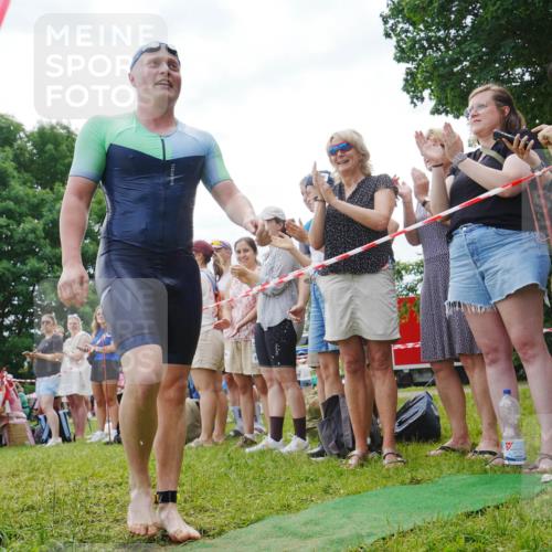 21.06.2026 - 29. Vierlanden-Triathlon LAZAROV Photography http://msf.ph/oto/9858359 21.06.2026 10:55:12 Schwimmen 97, 679 meine-sportfotos.de