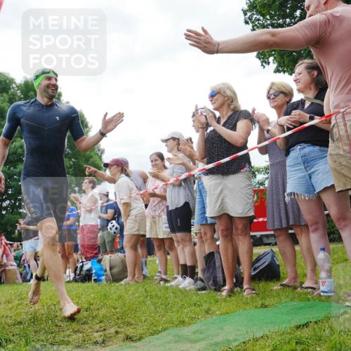 21.06.2026 - 29. Vierlanden-Triathlon LAZAROV Photography http://msf.ph/oto/9858377 21.06.2026 10:55:50 Schwimmen 637, 663, 739, 742, 753 meine-sportfotos.de