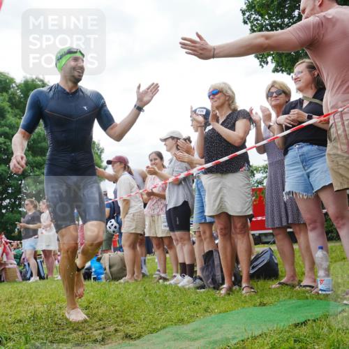 21.06.2026 - 29. Vierlanden-Triathlon LAZAROV Photography http://msf.ph/oto/9858379 21.06.2026 10:55:50 Schwimmen 637, 663, 739, 742, 753 meine-sportfotos.de