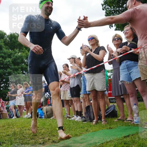 21.06.2026 - 29. Vierlanden-Triathlon LAZAROV Photography http://msf.ph/oto/9858380 21.06.2026 10:55:50 Schwimmen 637, 663, 739, 742, 753 meine-sportfotos.de