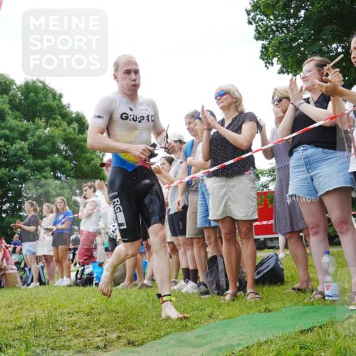 21.06.2026 - 29. Vierlanden-Triathlon LAZAROV Photography http://msf.ph/oto/9858388 21.06.2026 10:56:35 Schwimmen 654 meine-sportfotos.de