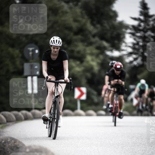 21.06.2026 - 29. Vierlanden-Triathlon H.Heesch http://msf.ph/oto/9858421 21.06.2026 10:30:43 Radfahren 158, 174, 192, 314, 366, 512, 534, 559, 586 meine-sportfotos.de