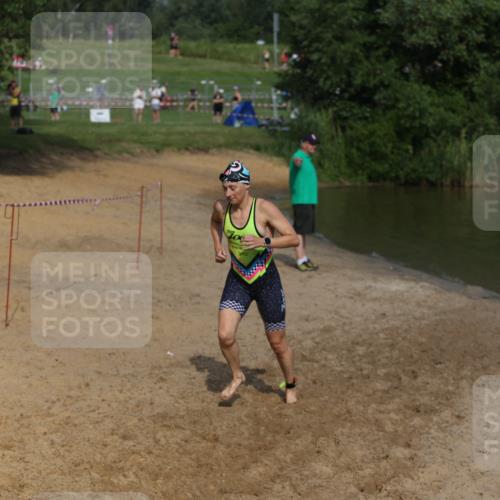 21.06.2026 - 29. Vierlanden-Triathlon Andreas Tolksdorf http://msf.ph/oto/9858459 21.06.2026 09:03:29 Schwimmen 241, 288 meine-sportfotos.de