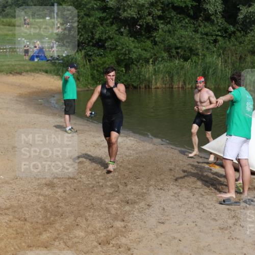 21.06.2026 - 29. Vierlanden-Triathlon Andreas Tolksdorf http://msf.ph/oto/9858478 21.06.2026 09:03:33 Schwimmen 241, 288, 302 meine-sportfotos.de