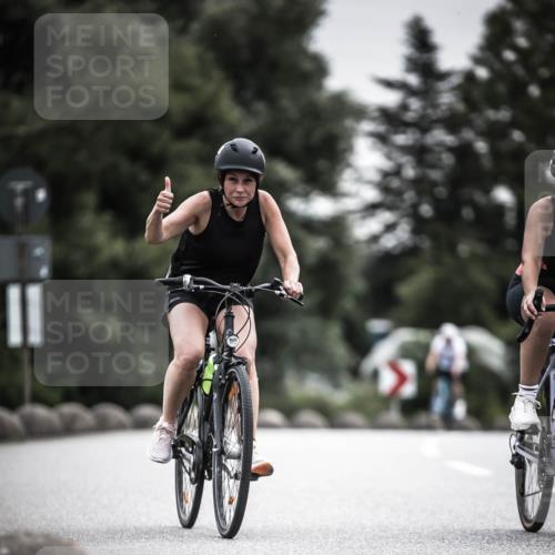 21.06.2026 - 29. Vierlanden-Triathlon H.Heesch http://msf.ph/oto/9858514 21.06.2026 10:30:49 Radfahren 142, 174, 294, 314, 366, 534, 559, 586 meine-sportfotos.de
