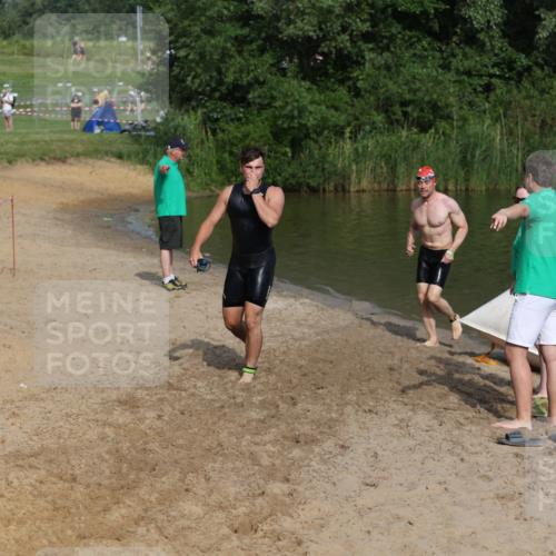 21.06.2026 - 29. Vierlanden-Triathlon Andreas Tolksdorf http://msf.ph/oto/9858515 21.06.2026 09:03:33 Schwimmen 241, 288, 302 meine-sportfotos.de