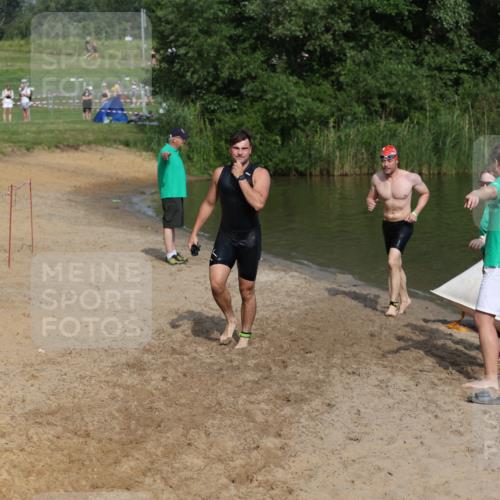 21.06.2026 - 29. Vierlanden-Triathlon Andreas Tolksdorf http://msf.ph/oto/9858535 21.06.2026 09:03:34 Schwimmen 288, 302 meine-sportfotos.de