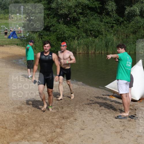 21.06.2026 - 29. Vierlanden-Triathlon Andreas Tolksdorf http://msf.ph/oto/9858587 21.06.2026 09:03:35 Schwimmen 288, 302 meine-sportfotos.de