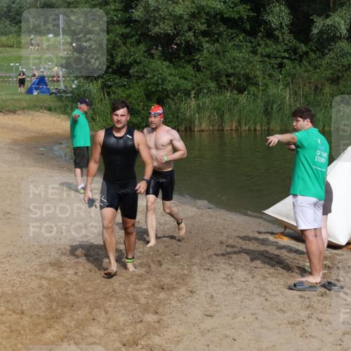 21.06.2026 - 29. Vierlanden-Triathlon Andreas Tolksdorf http://msf.ph/oto/9858594 21.06.2026 09:03:35 Schwimmen 288, 302 meine-sportfotos.de