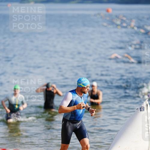 21.06.2026 - 29. Vierlanden-Triathlon LAZAROV Photography http://msf.ph/oto/9858596 21.06.2026 08:13:56 Schwimmen  meine-sportfotos.de