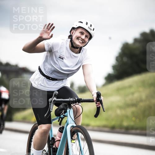 21.06.2026 - 29. Vierlanden-Triathlon H.Heesch http://msf.ph/oto/9858623 21.06.2026 10:30:57 Radfahren 142, 175, 360, 505, 523, 580, 623 meine-sportfotos.de
