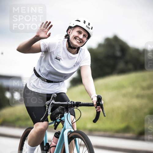 21.06.2026 - 29. Vierlanden-Triathlon H.Heesch http://msf.ph/oto/9858630 21.06.2026 10:30:57 Radfahren 142, 175, 360, 505, 523, 580, 623 meine-sportfotos.de
