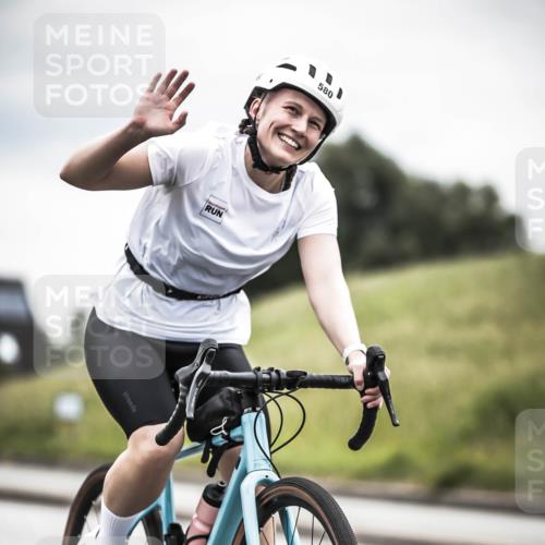 21.06.2026 - 29. Vierlanden-Triathlon H.Heesch http://msf.ph/oto/9858631 21.06.2026 10:30:57 Radfahren 142, 175, 360, 505, 523, 580, 623 meine-sportfotos.de