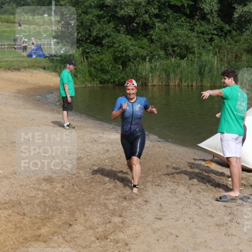21.06.2026 - 29. Vierlanden-Triathlon Andreas Tolksdorf http://msf.ph/oto/9858641 21.06.2026 09:03:40 Schwimmen 288, 302 meine-sportfotos.de
