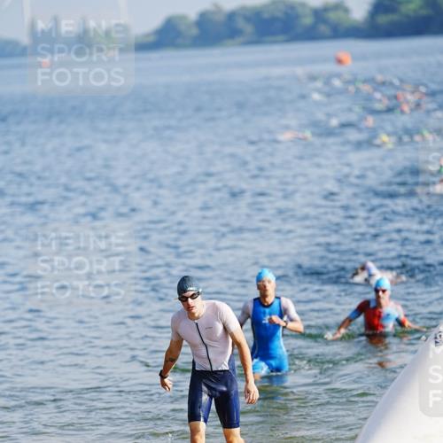 21.06.2026 - 29. Vierlanden-Triathlon LAZAROV Photography http://msf.ph/oto/9858687 21.06.2026 08:14:34 Schwimmen  meine-sportfotos.de