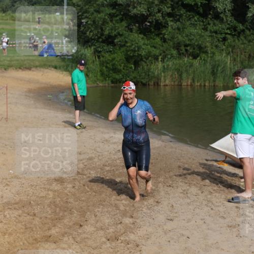 21.06.2026 - 29. Vierlanden-Triathlon Andreas Tolksdorf http://msf.ph/oto/9858690 21.06.2026 09:03:41 Schwimmen 288, 302 meine-sportfotos.de
