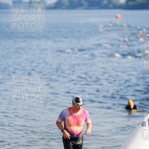 21.06.2026 - 29. Vierlanden-Triathlon LAZAROV Photography http://msf.ph/oto/9858710 21.06.2026 08:14:49 Schwimmen  meine-sportfotos.de