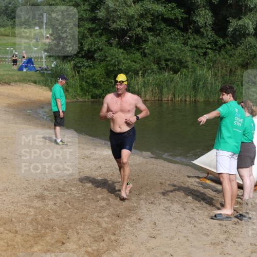 21.06.2026 - 29. Vierlanden-Triathlon Andreas Tolksdorf http://msf.ph/oto/9858738 21.06.2026 09:04:04 Schwimmen 177, 244 meine-sportfotos.de