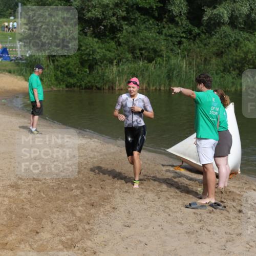 21.06.2026 - 29. Vierlanden-Triathlon Andreas Tolksdorf http://msf.ph/oto/9858800 21.06.2026 09:04:13 Schwimmen 244 meine-sportfotos.de
