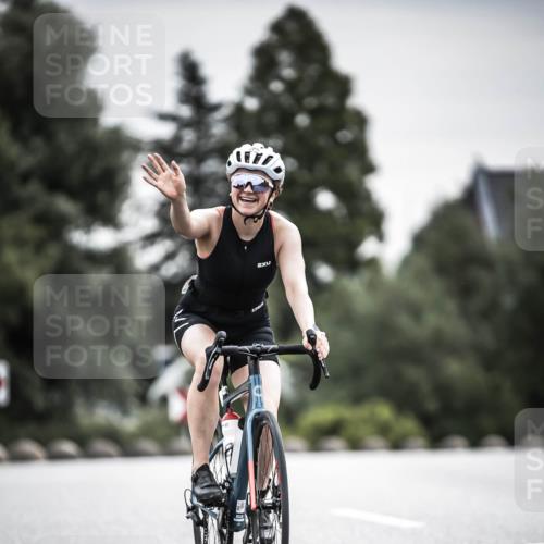 21.06.2026 - 29. Vierlanden-Triathlon H.Heesch http://msf.ph/oto/9858806 21.06.2026 10:31:15 Radfahren 229, 265, 280, 352, 498, 612 meine-sportfotos.de