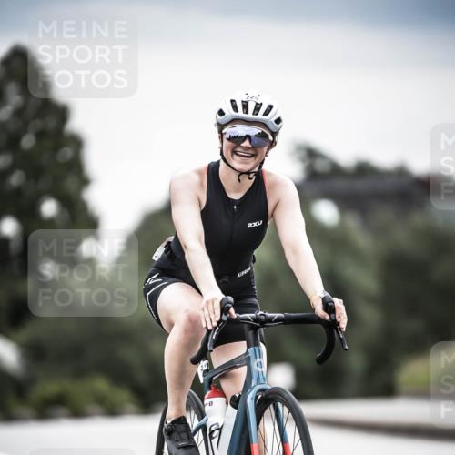 21.06.2026 - 29. Vierlanden-Triathlon H.Heesch http://msf.ph/oto/9858829 21.06.2026 10:31:15 Radfahren 229, 265, 280, 352, 498, 612 meine-sportfotos.de