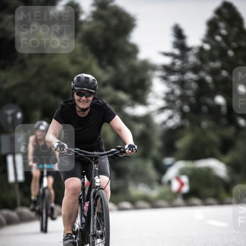 21.06.2026 - 29. Vierlanden-Triathlon H.Heesch http://msf.ph/oto/9858839 21.06.2026 10:31:17 Radfahren 229, 265, 280, 498, 612 meine-sportfotos.de