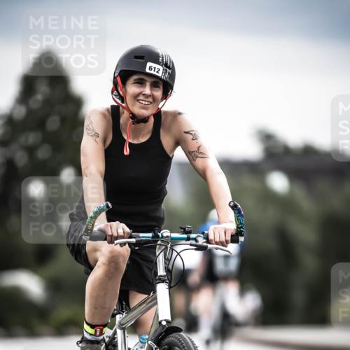 21.06.2026 - 29. Vierlanden-Triathlon H.Heesch http://msf.ph/oto/9858913 21.06.2026 10:31:20 Radfahren 265, 498, 612 meine-sportfotos.de