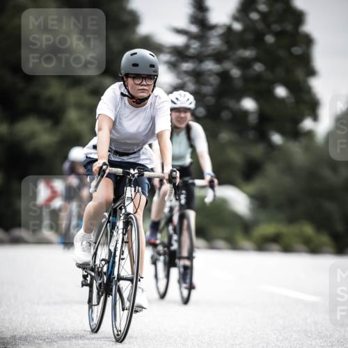 21.06.2026 - 29. Vierlanden-Triathlon H.Heesch http://msf.ph/oto/9858951 21.06.2026 10:31:33 Radfahren 145, 221, 301, 337, 489, 510 meine-sportfotos.de
