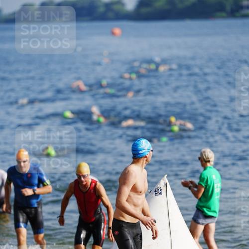 21.06.2026 - 29. Vierlanden-Triathlon LAZAROV Photography http://msf.ph/oto/9859064 21.06.2026 08:17:10 Schwimmen  meine-sportfotos.de