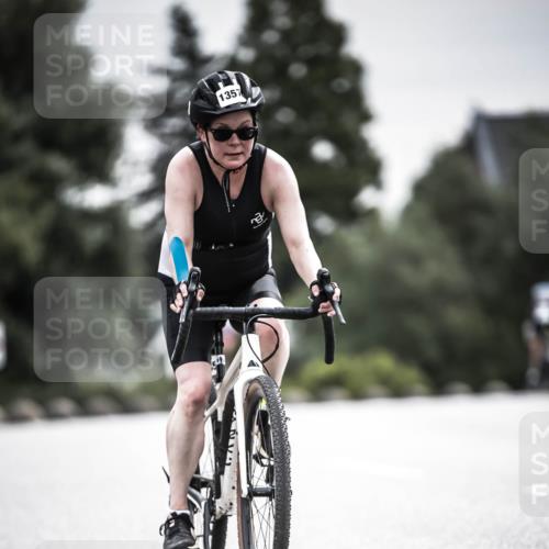 21.06.2026 - 29. Vierlanden-Triathlon H.Heesch http://msf.ph/oto/9859091 21.06.2026 10:31:44 Radfahren 123, 202, 226, 301, 308, 389, 1357 meine-sportfotos.de
