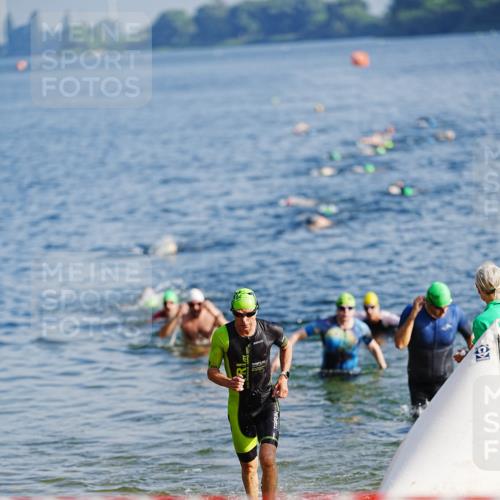 21.06.2026 - 29. Vierlanden-Triathlon LAZAROV Photography http://msf.ph/oto/9859096 21.06.2026 08:17:28 Schwimmen  meine-sportfotos.de