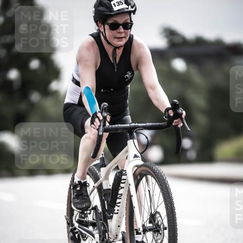 21.06.2026 - 29. Vierlanden-Triathlon H.Heesch http://msf.ph/oto/9859114 21.06.2026 10:31:45 Radfahren 123, 202, 226, 308, 389, 1357 meine-sportfotos.de