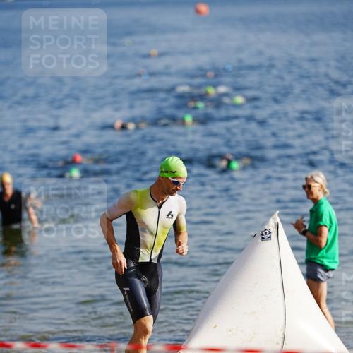 21.06.2026 - 29. Vierlanden-Triathlon LAZAROV Photography http://msf.ph/oto/9859173 21.06.2026 08:17:49 Schwimmen  meine-sportfotos.de