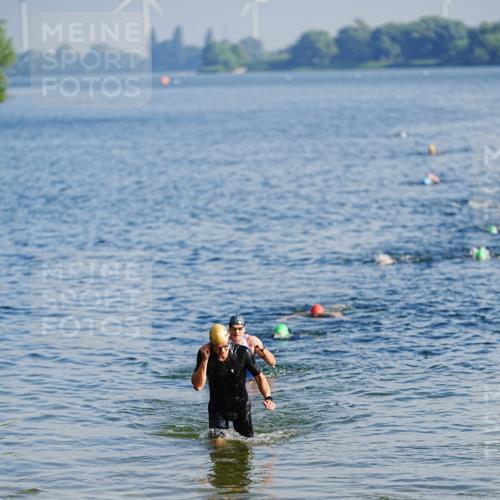21.06.2026 - 29. Vierlanden-Triathlon LAZAROV Photography http://msf.ph/oto/9859185 21.06.2026 08:17:53 Schwimmen  meine-sportfotos.de