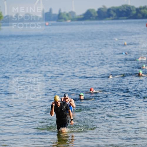21.06.2026 - 29. Vierlanden-Triathlon LAZAROV Photography http://msf.ph/oto/9859193 21.06.2026 08:17:53 Schwimmen  meine-sportfotos.de