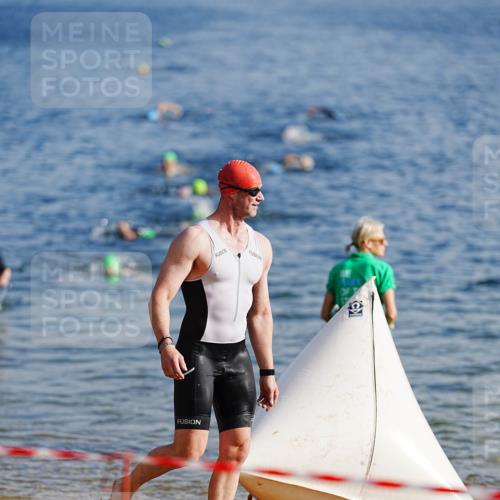 21.06.2026 - 29. Vierlanden-Triathlon LAZAROV Photography http://msf.ph/oto/9859269 21.06.2026 08:18:20 Schwimmen  meine-sportfotos.de