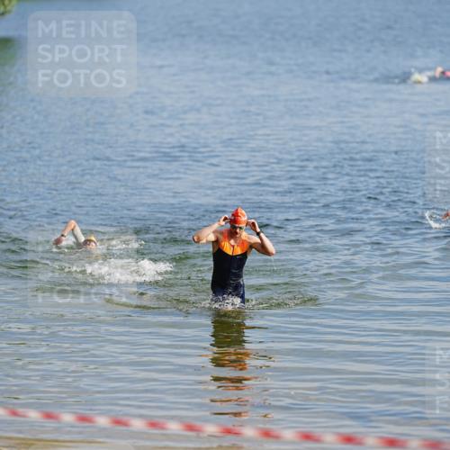 21.06.2026 - 29. Vierlanden-Triathlon LAZAROV Photography http://msf.ph/oto/9859443 21.06.2026 08:32:37 Schwimmen  meine-sportfotos.de