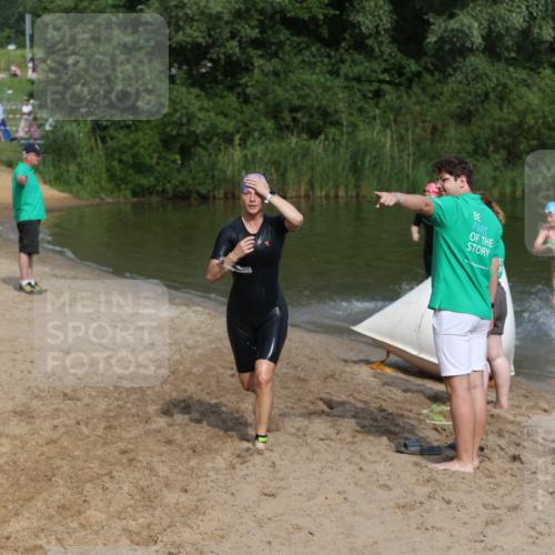21.06.2026 - 29. Vierlanden-Triathlon Andreas Tolksdorf http://msf.ph/oto/9859498 21.06.2026 09:08:15 Schwimmen 224, 228, 1354 meine-sportfotos.de