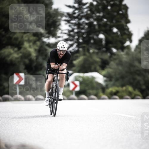 21.06.2026 - 29. Vierlanden-Triathlon H.Heesch http://msf.ph/oto/9859547 21.06.2026 10:32:21 Radfahren 13, 84, 165, 169, 199, 312, 594, 595 meine-sportfotos.de