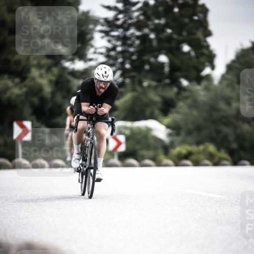 21.06.2026 - 29. Vierlanden-Triathlon H.Heesch http://msf.ph/oto/9859552 21.06.2026 10:32:21 Radfahren 13, 84, 165, 169, 199, 312, 594, 595 meine-sportfotos.de